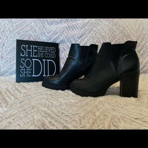 Forever 21 Black pumps